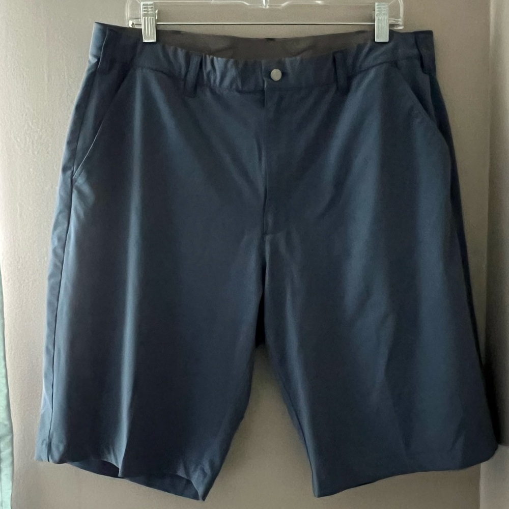 Men's Shorts, Size 38